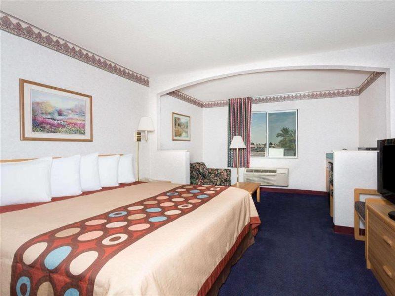 Days Inn By Wyndham Phoenix West Ngoại thất bức ảnh