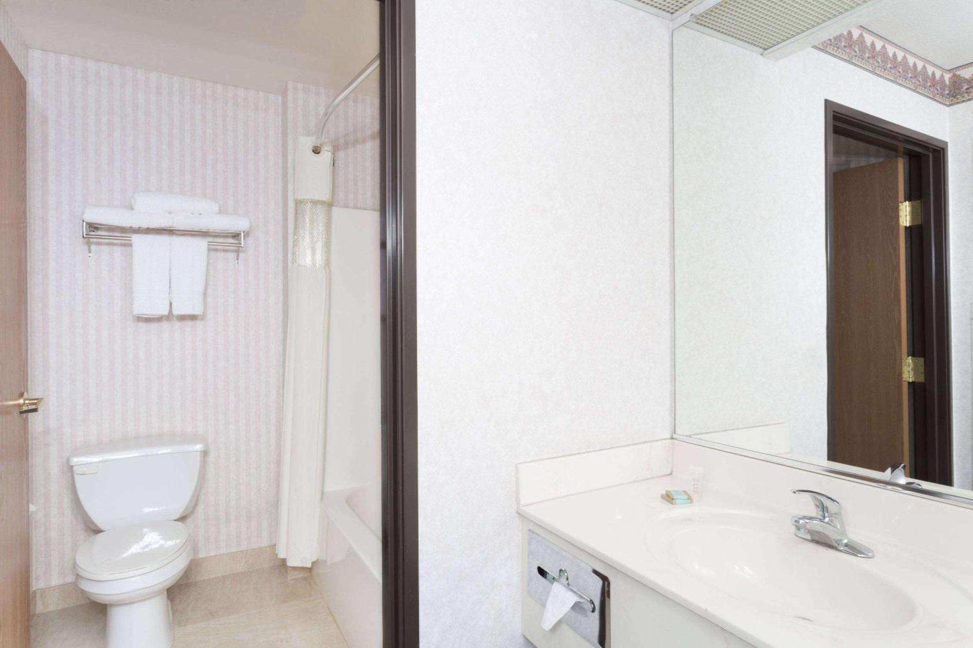 Days Inn By Wyndham Phoenix West Ngoại thất bức ảnh